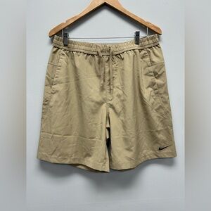 Nike Form Men's Dri-FIT 7" Unlined Versatile Shorts